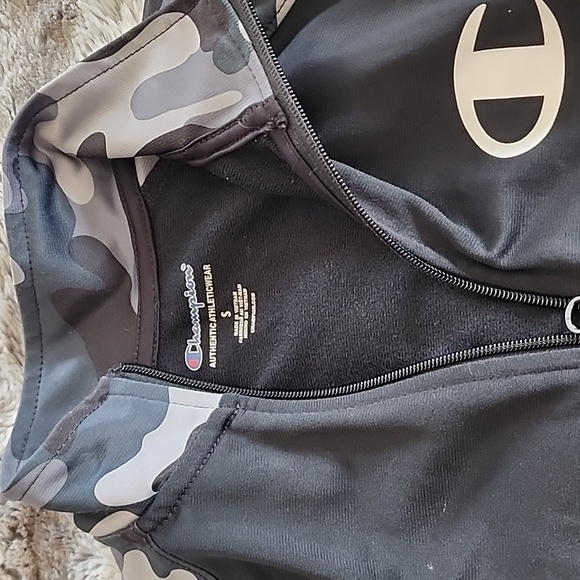 Boys Champion zip up camo sleeves - Picture 3 of 4